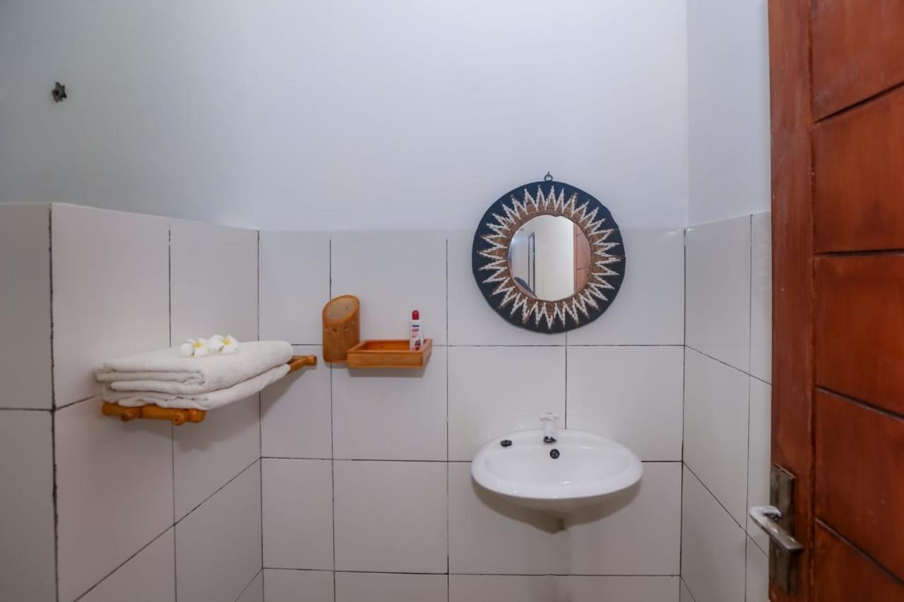 Apartamento Radika House Gili Trawangan Exterior foto